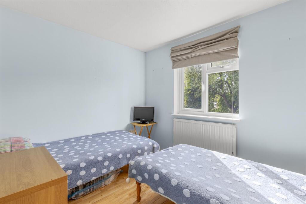 71 Lansdowne Way, HP11 1TW-3.jpg