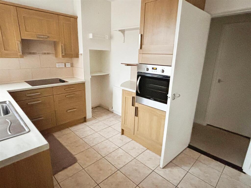09911dc3-19DL-kitchen.JPG