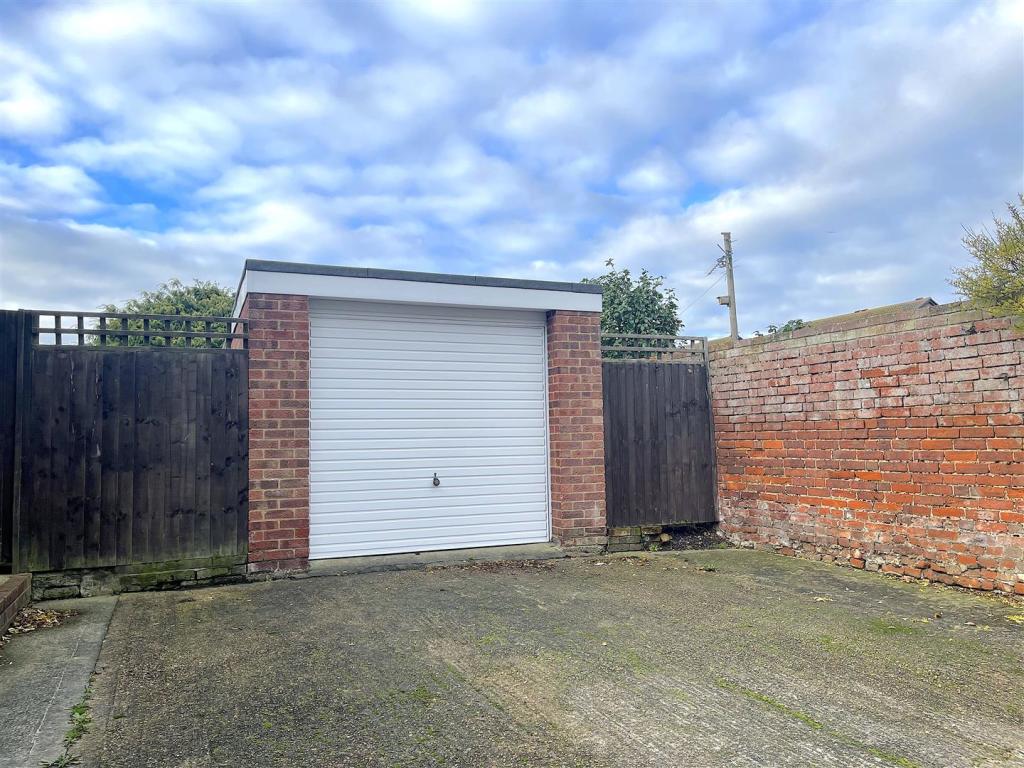 Garage (1).jpeg
