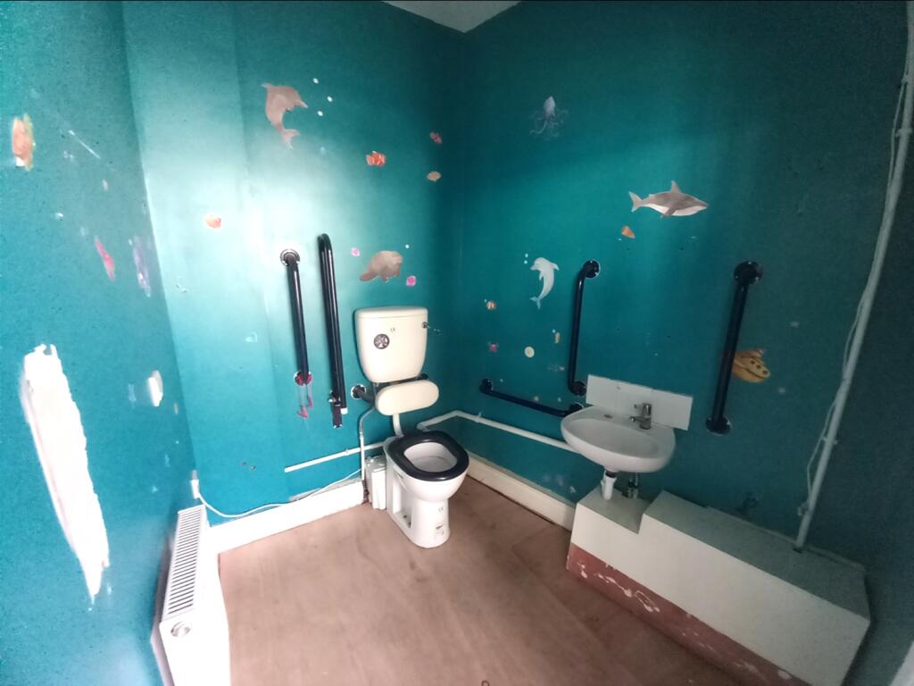 GROUND FLOOR WC