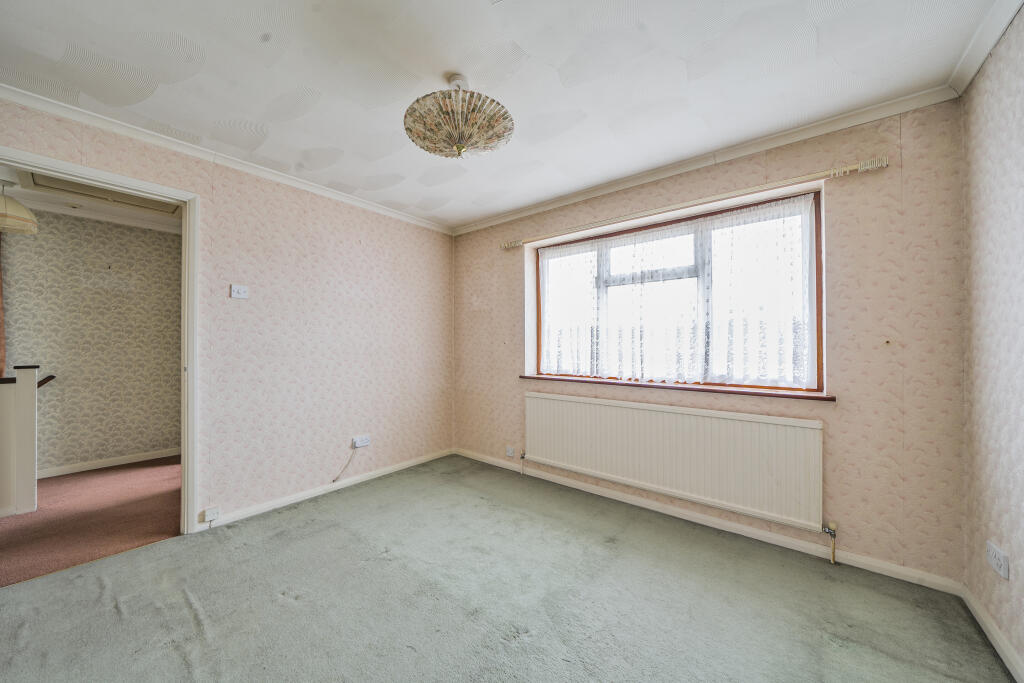 40 Bear Road, Hanworth Village, Feltham, TW13 6RA