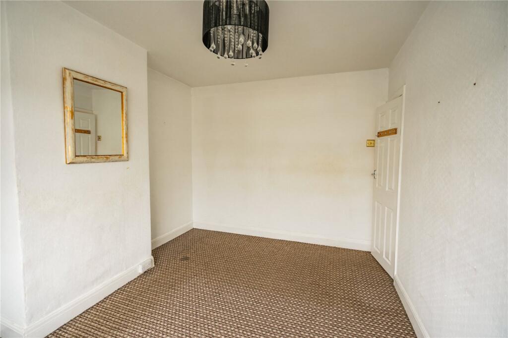 Bedroom 1 (2)