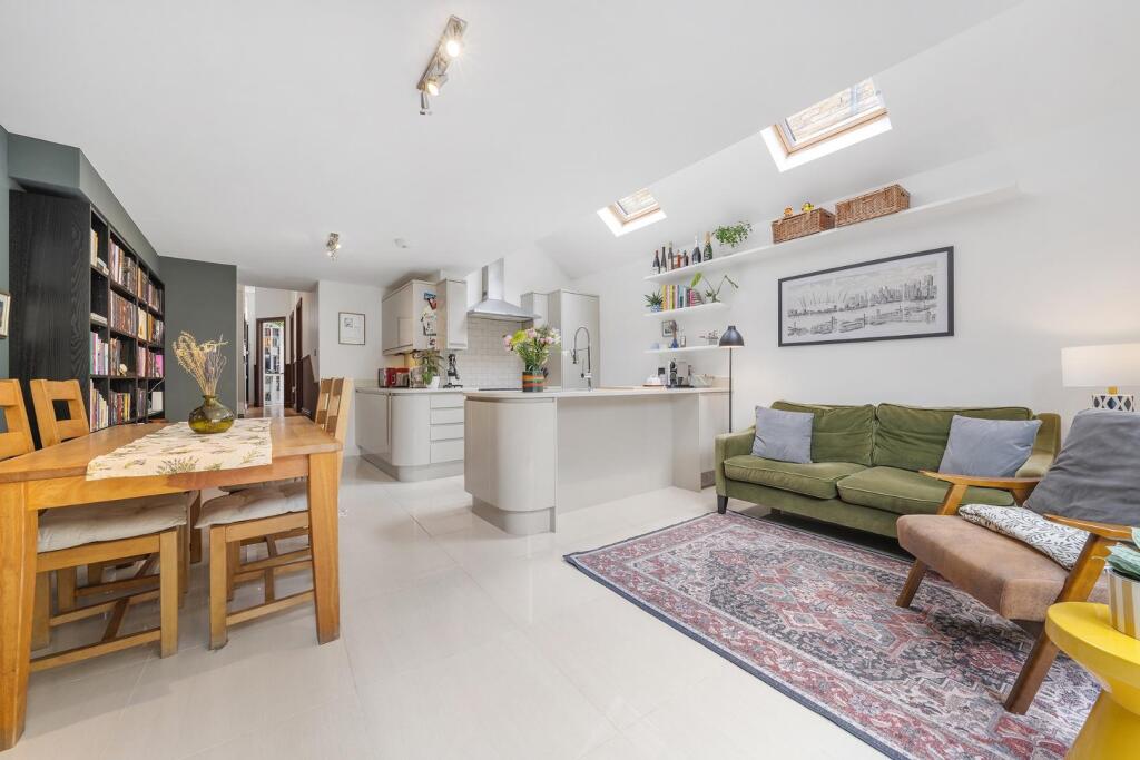 Open plan kitchen/diner