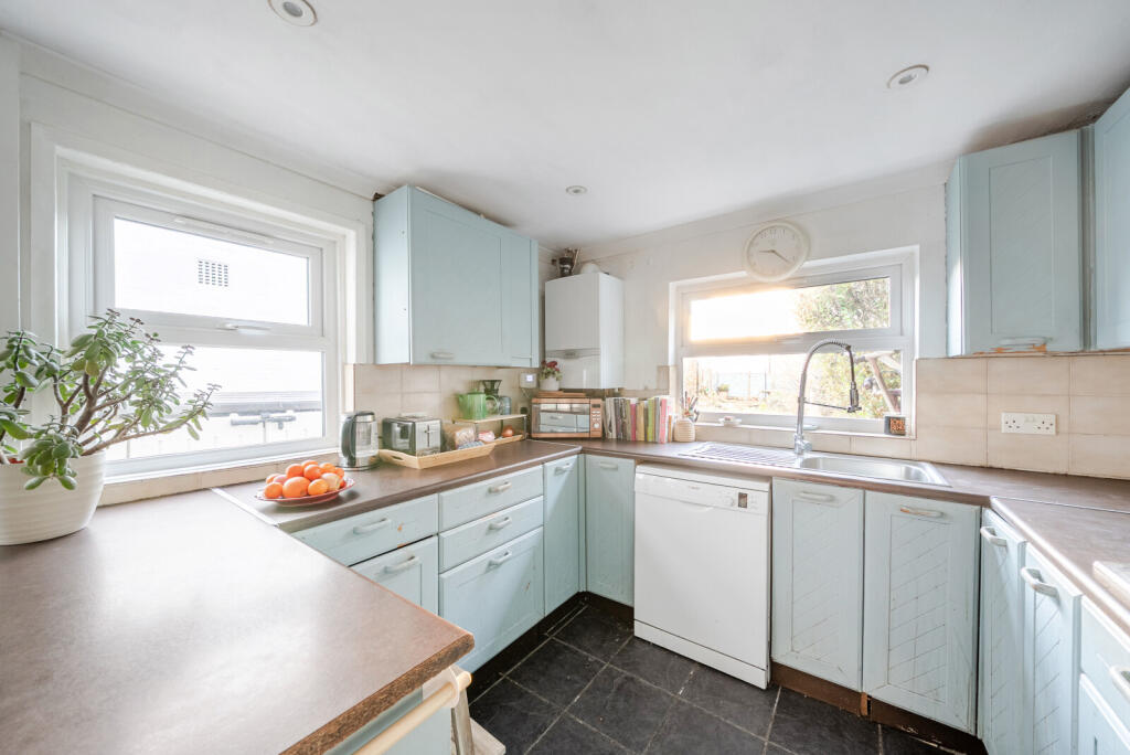 1396717-8-695e2ad...