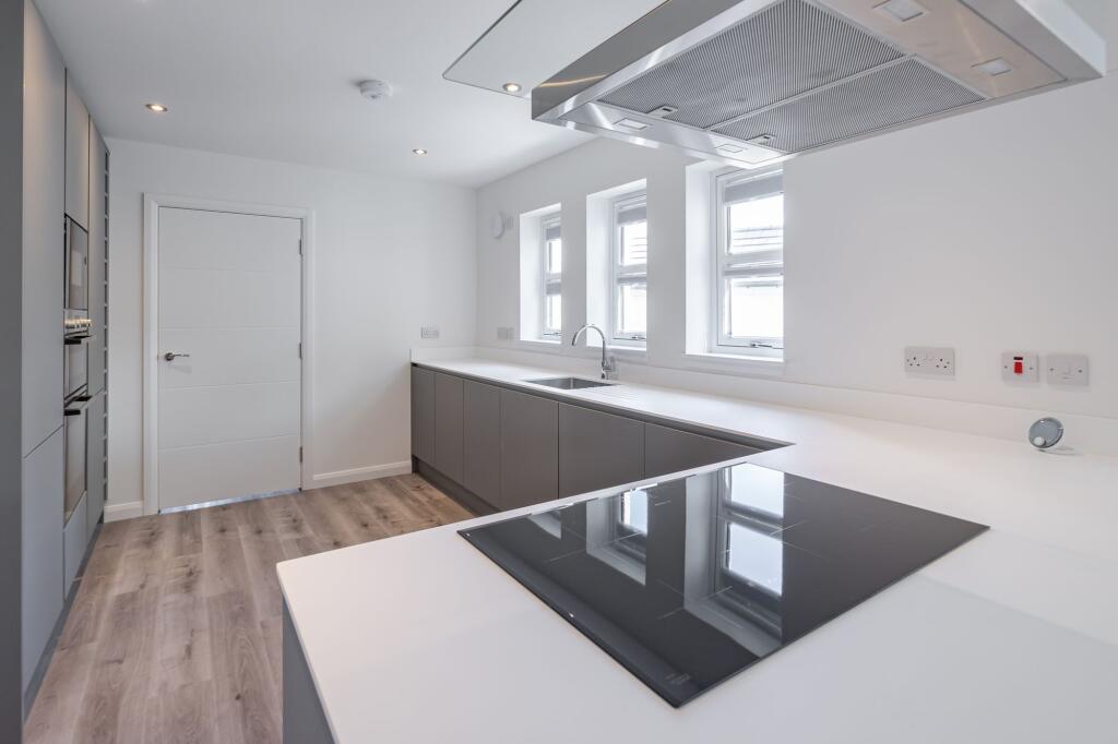 Kitchen/Dining Area
