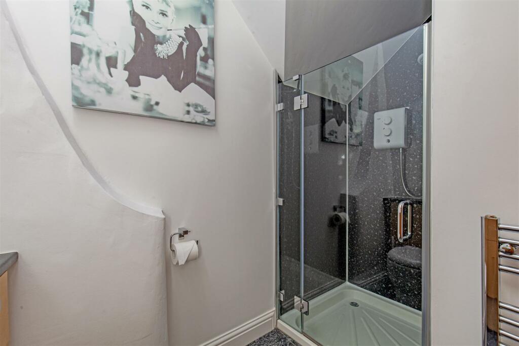 Cottage-Shower Room-2.jpg