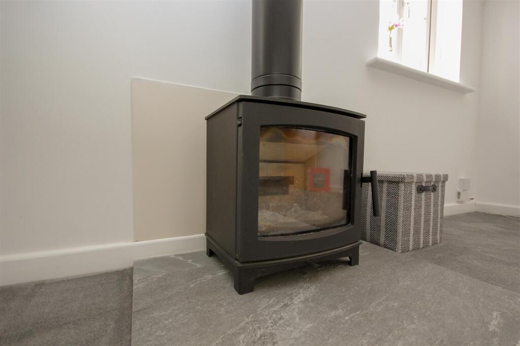 Log Burner.jpg