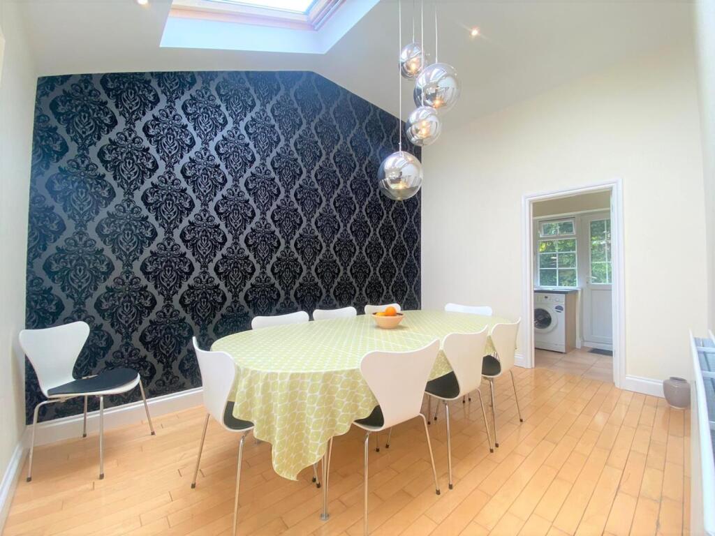 Breakfast room
