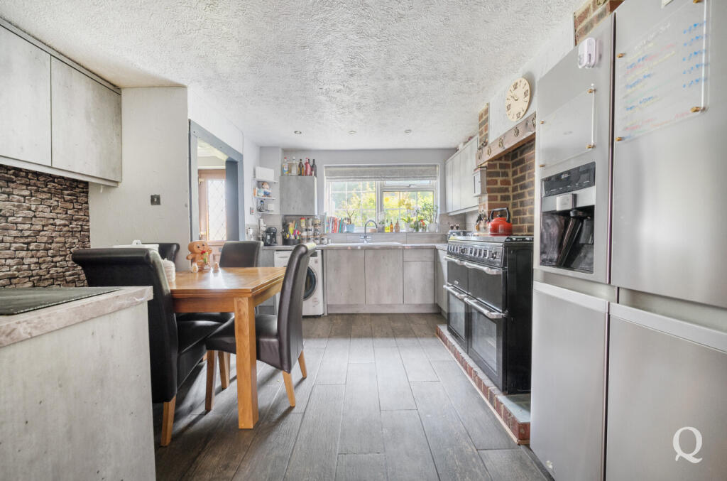 ee139a06-617e-4d9...