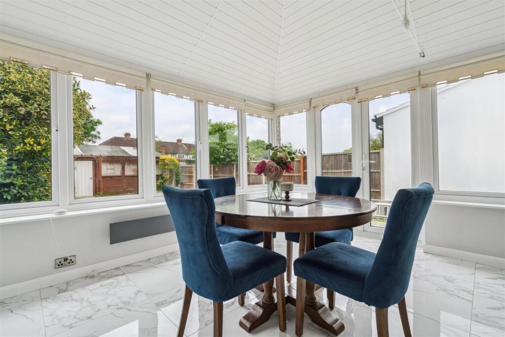 131 Aragon Road, SM4 Dining Room 3.jpg