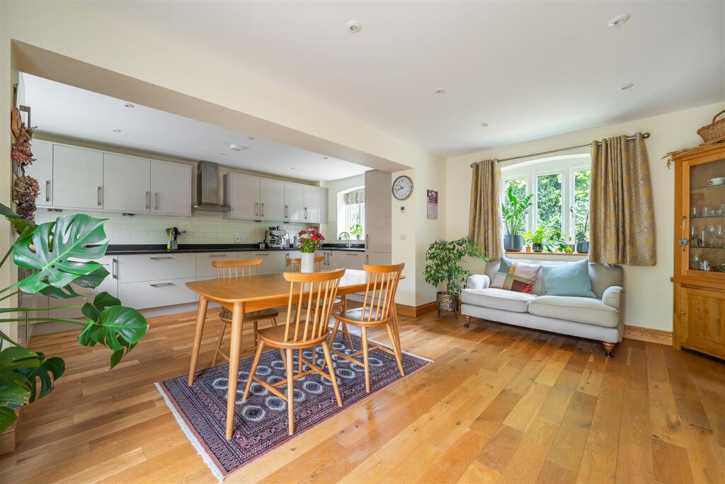 Emby House, 6a High Street, Greens Norton (14).jpg