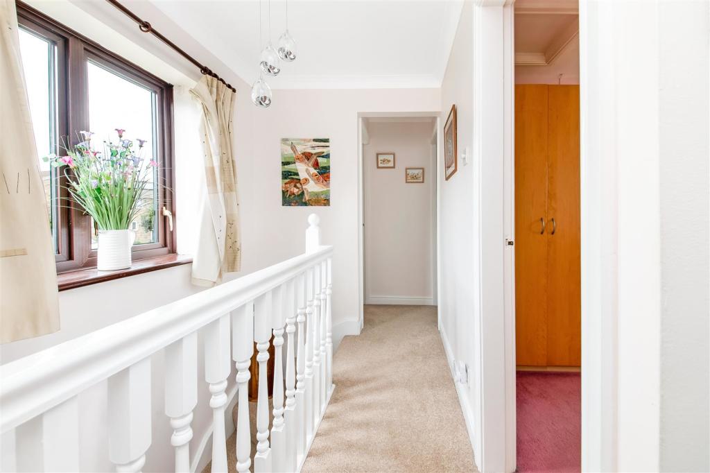 FIRST FLOOR LANDING