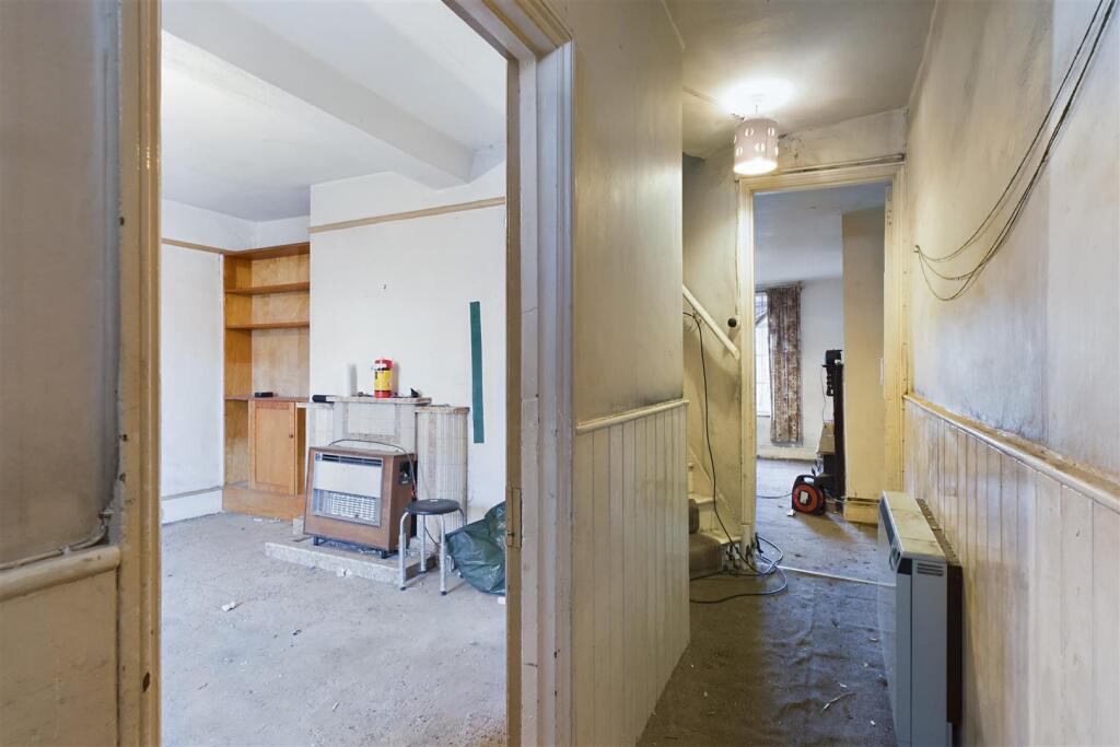 19 Moorend Road, Leckhampton, Cheltenham, Gloucest