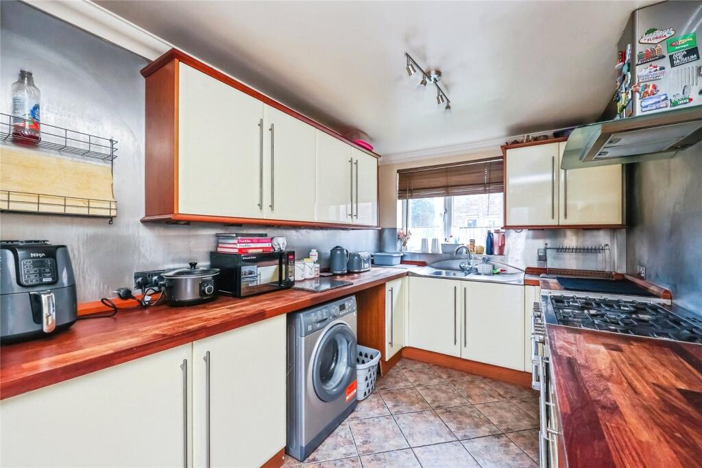 Fitted Kitchen