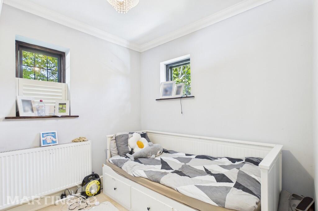 CAM01953G0-PR0115...