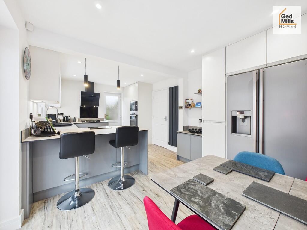 CAM04261G0-PR0102...