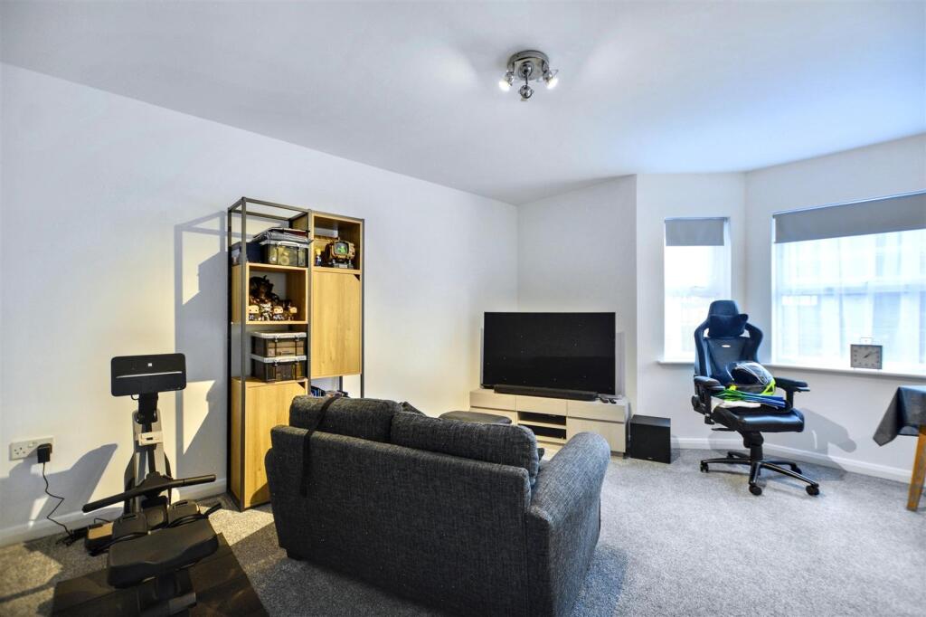 Living Kitchen_1.jpeg