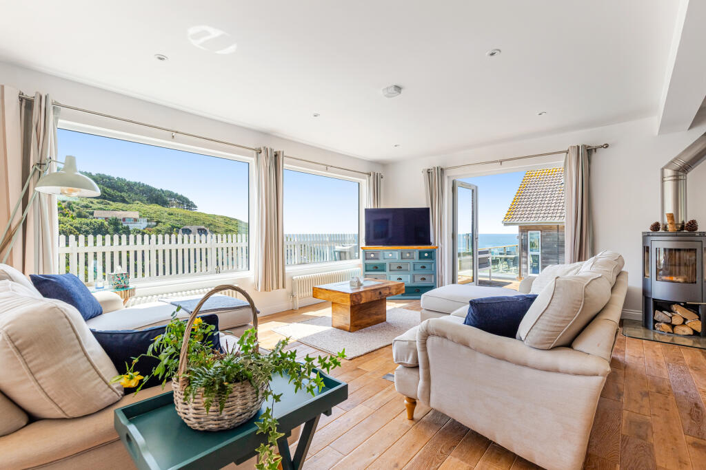 A35 - 6 Furzehill Road Heybrook Bay - 250718