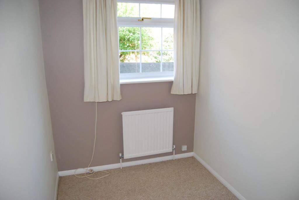 40 Halifax Way 011.JPG
