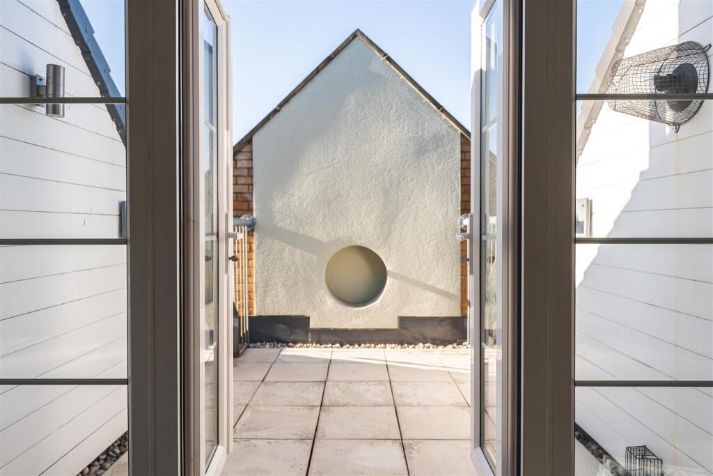 44 Constables Way-1.jpg