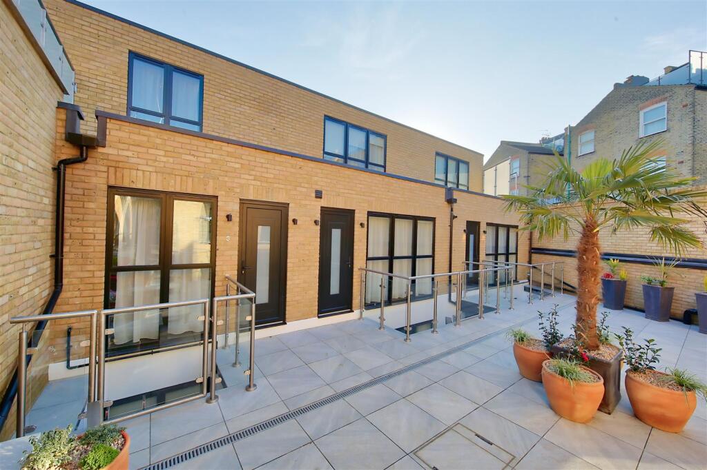 1_tilemakers_yard_2a_isis_yard_Courtyard 3.jpg