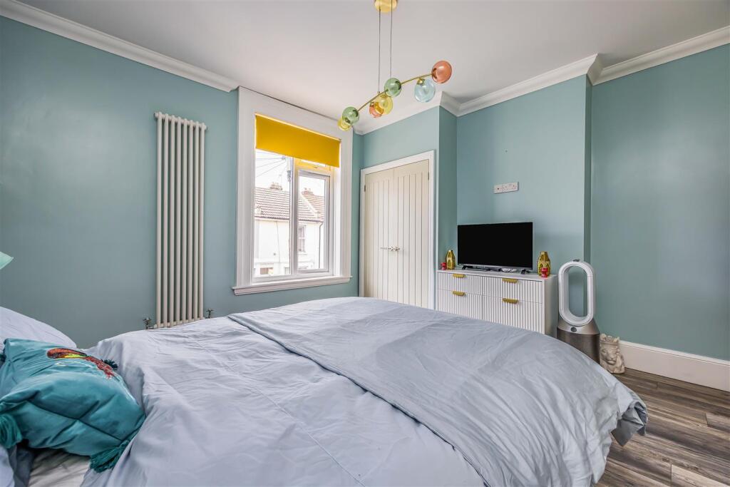 102 Jubilee Road, Southsea-Small-PorticoMarketing-