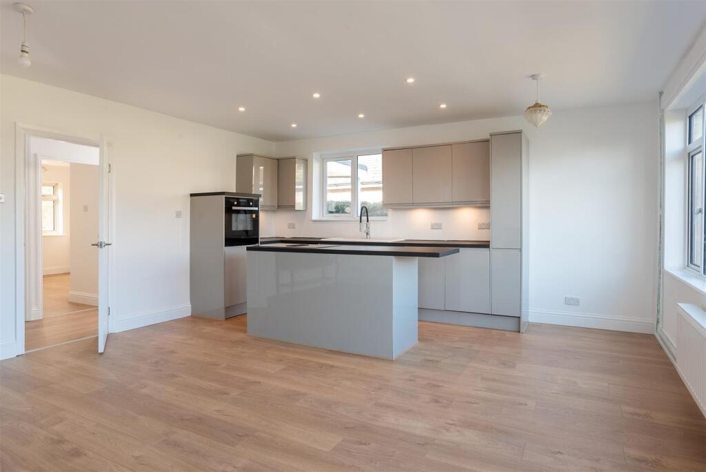 25 Manor Farm Road-6.jpg