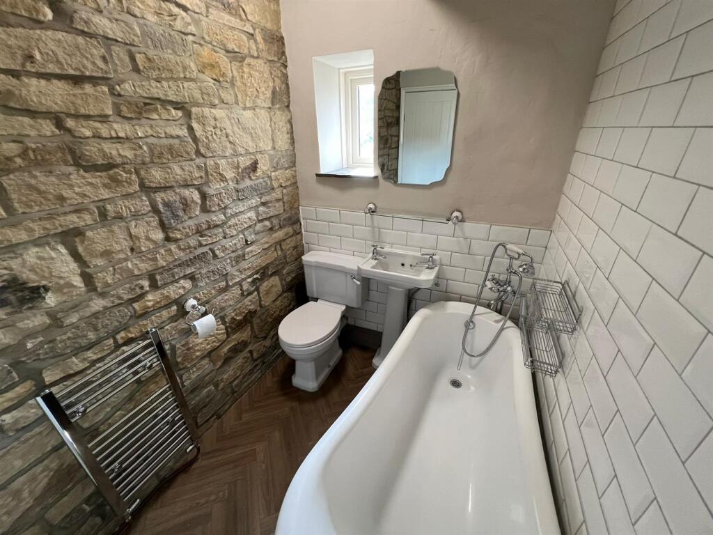 BATHROOM.jpeg