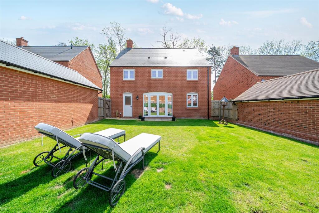 32 Tanters Road, Towcester (1).JPG