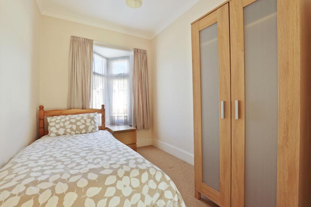 12-ea61JHPropWpen - 47 Clevedon Road - 36 (1)-medi