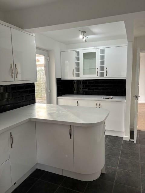 7 Manor Cottages - Kitchen 2.jpg