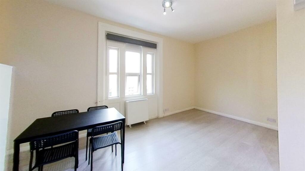 Kilburn-High-Road-Bedroom.jpg