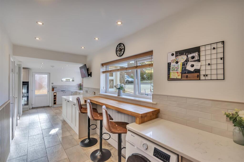 Kitchen/ Breakfast room