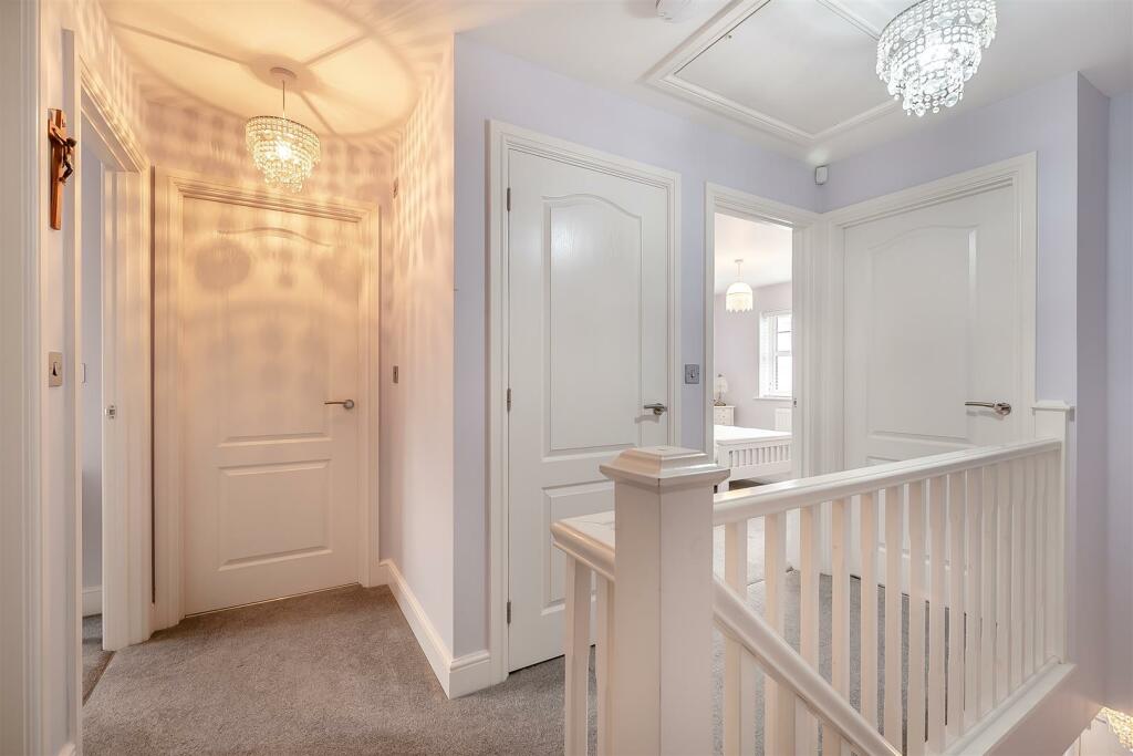 8587310-interior32.jpg