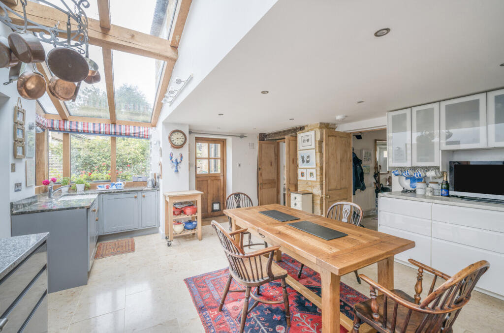 1346329-4-68b7167...