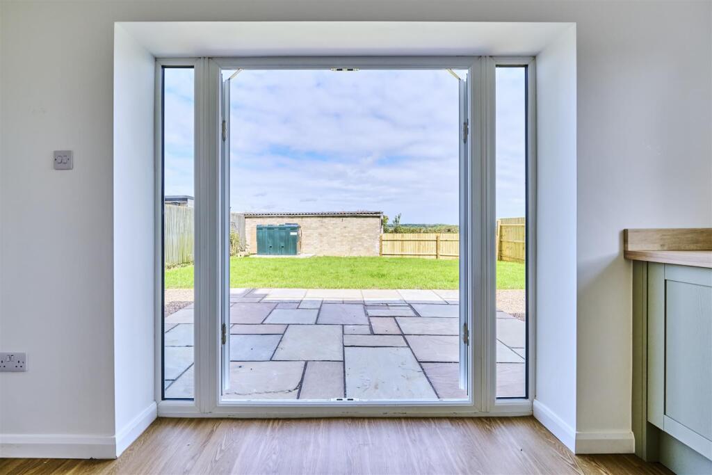 04-09-24-7 Townsend Court Upper benefield-37_HDR.j