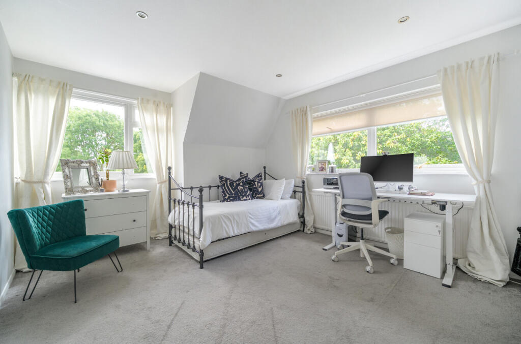 1331515-57-689215...