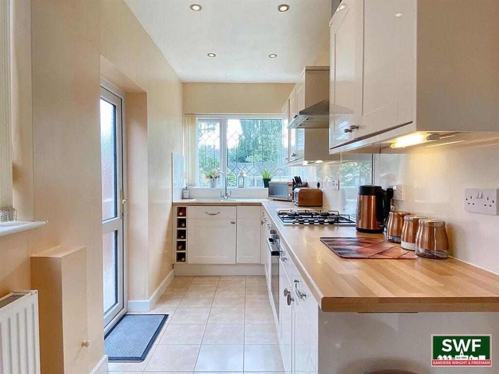Kitchen1.jpg