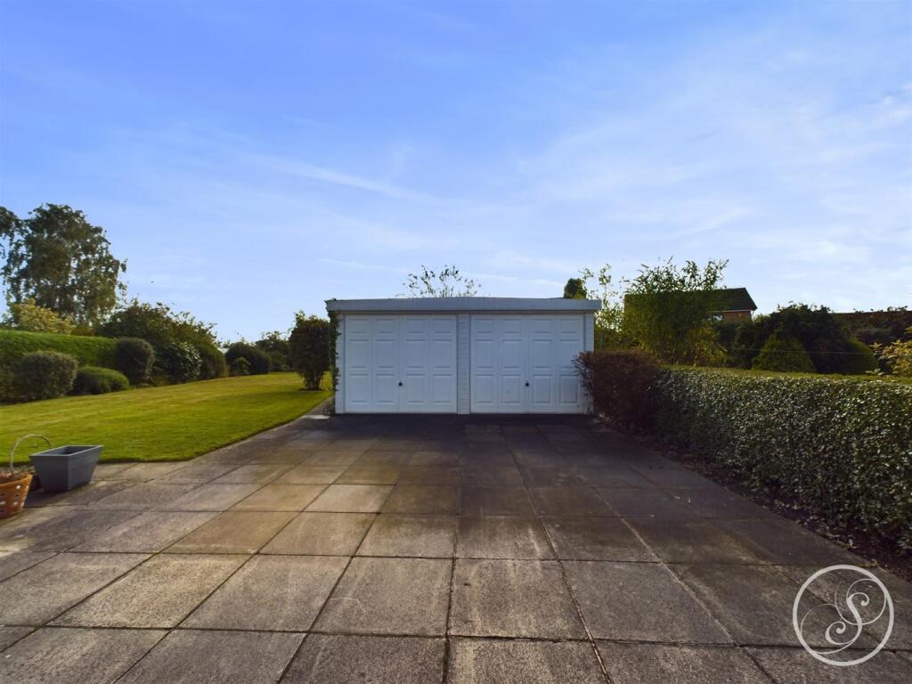 DOUBLE GARAGE