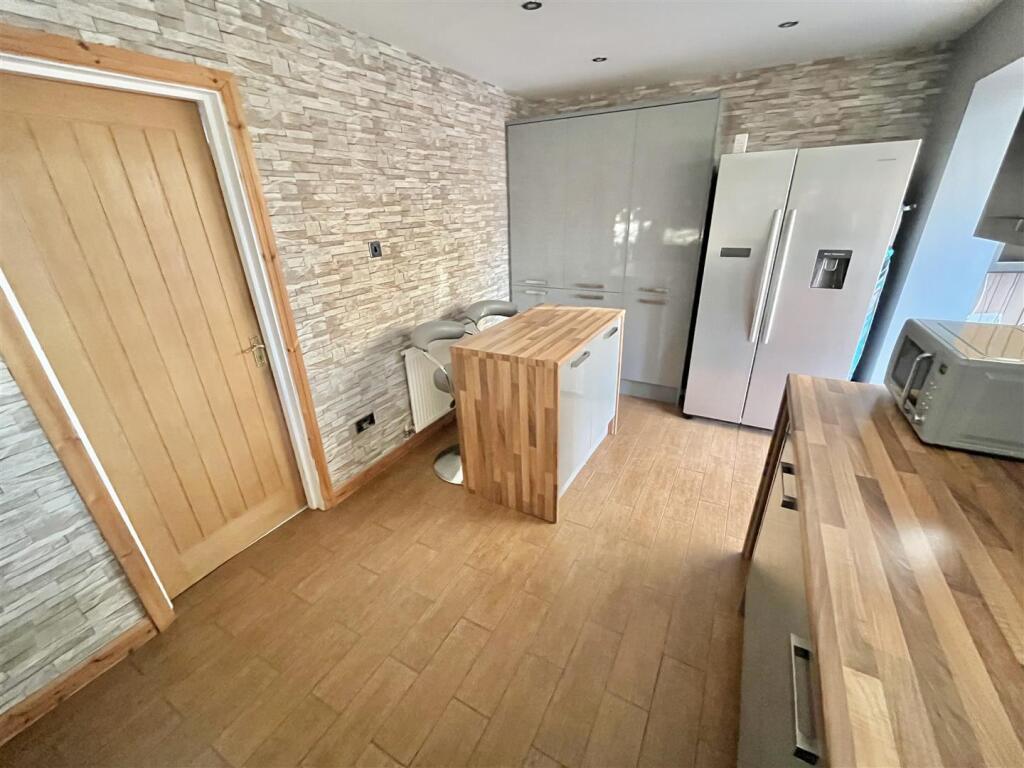 Breakfast Kitchen Aspect 3