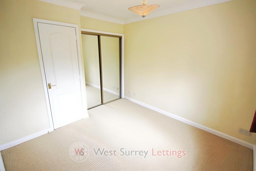 3840f370-bedroom_lge