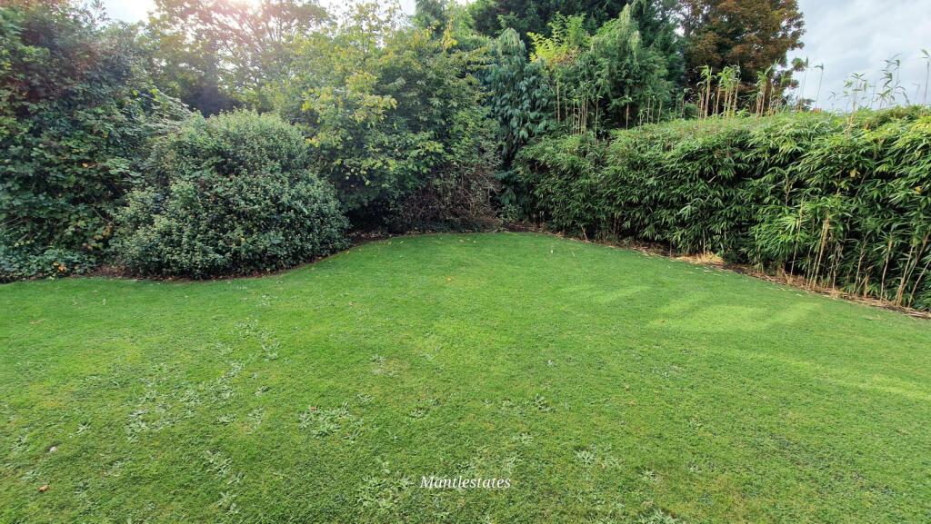 COMMUNAL GARDENS