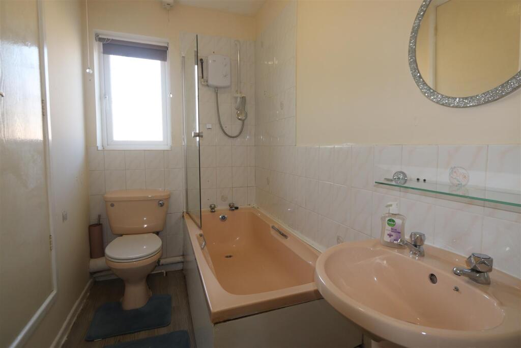 Bathroom.JPG