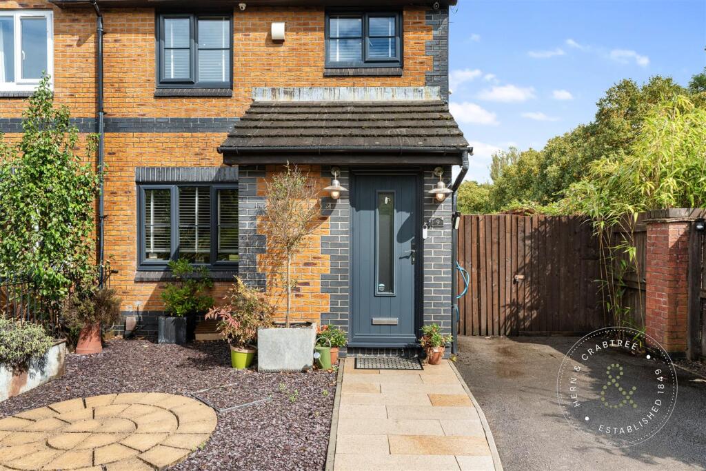 Halifax Close, Hern Crabree (9).jpg