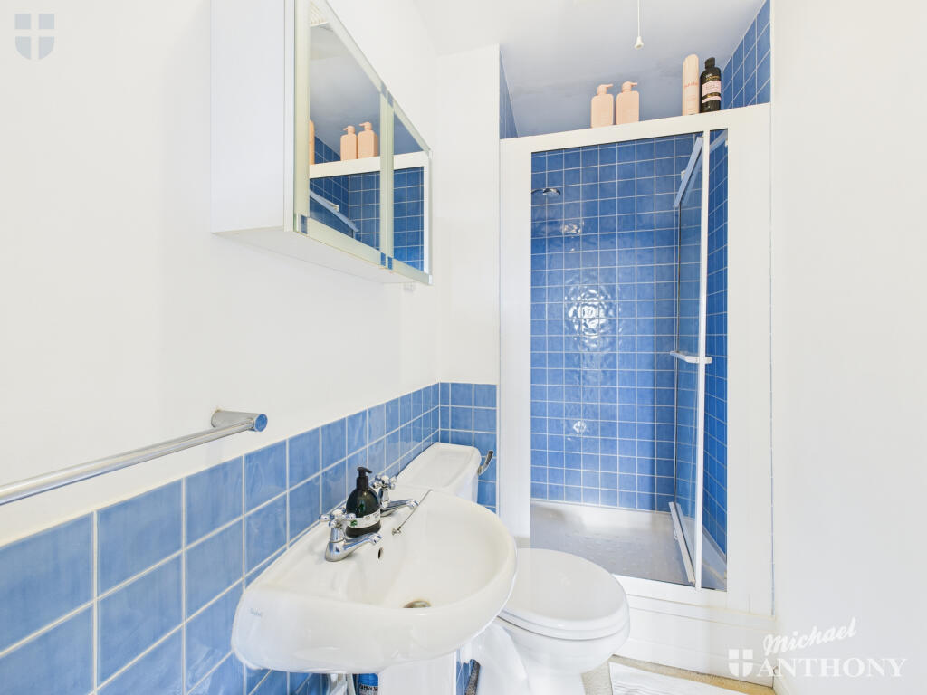 CAM03852G0-PR0476-STILL003