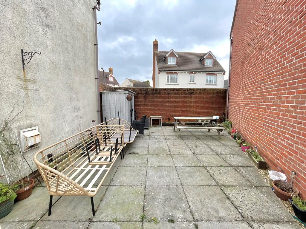 10 Roman Avenue S...