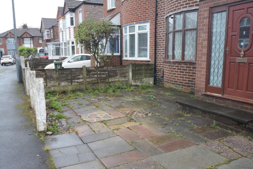 FRONT GARDEN