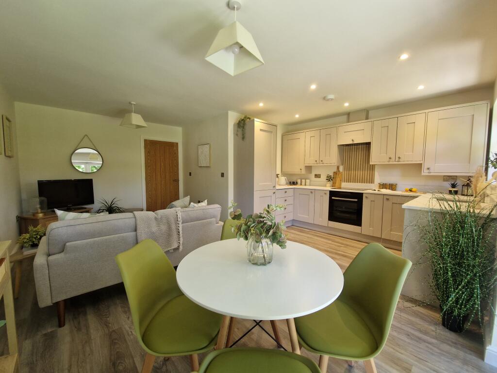 Open plan Lounge/Kitchen