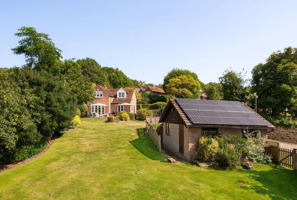 The Garden and Double Garage
