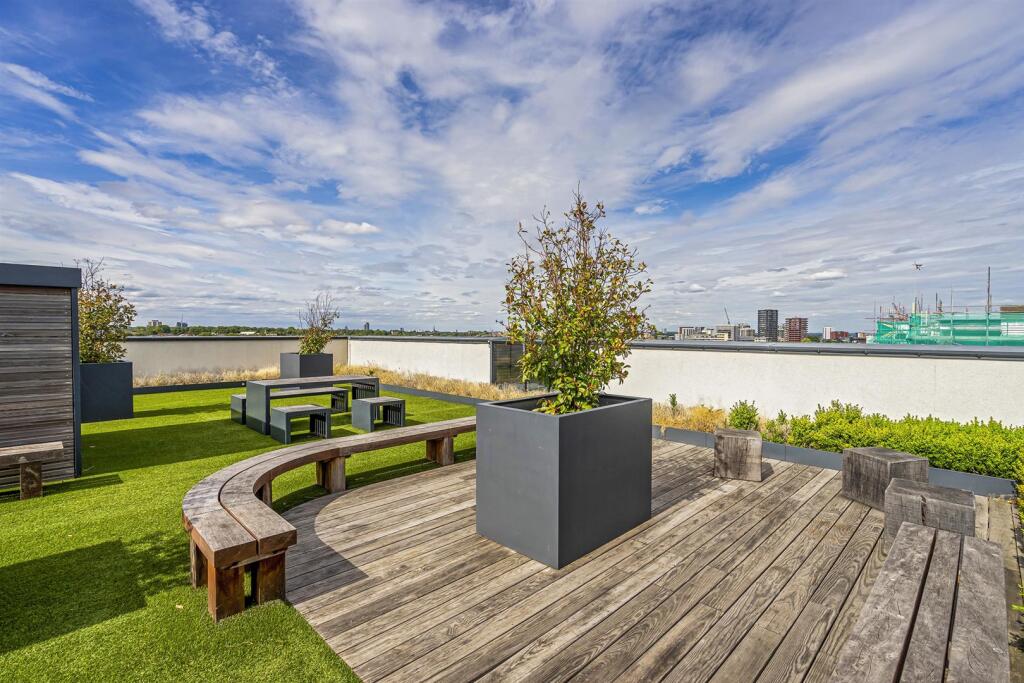 10th floor private roof terrace